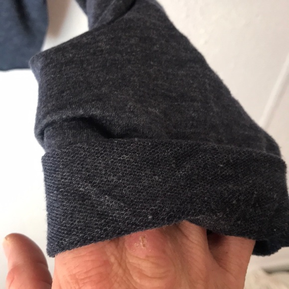 🗣Cute distressed box cut sweater - Picture 4 of 7